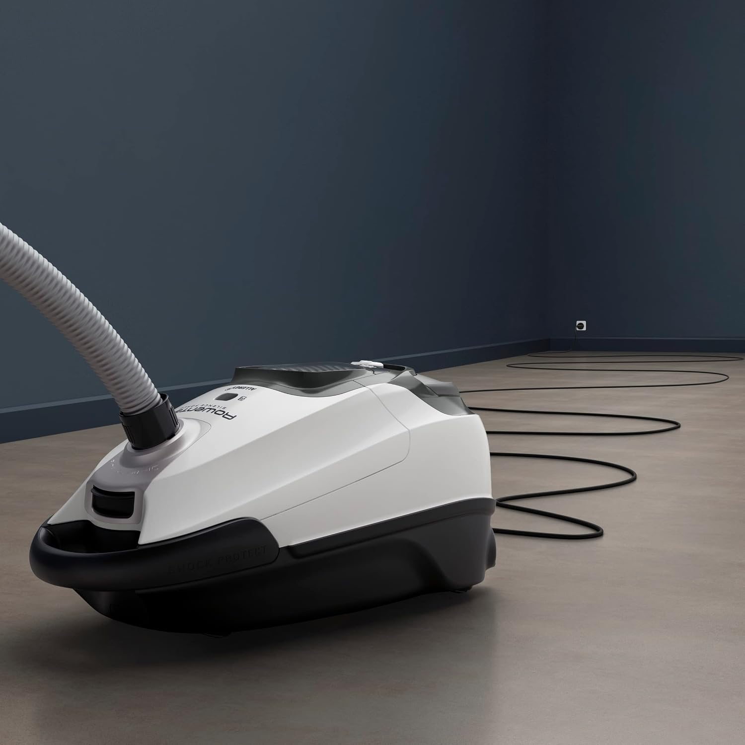 Silence Force Aspirateur avec Sac Ultra Silencieux, Performant, Capacité 4,5 L, Très Bien accessoirisé avec 3 Accessoires, Fabriqué en France RO7457EA Blanc